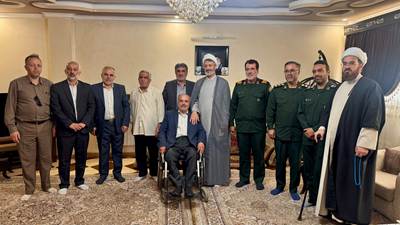 مشاور عالی نماینده ولی فقیه در بنیاد شهید و امورایثارگران با آزادگان و خانواده شهید حسن محمدی دیدار کرد